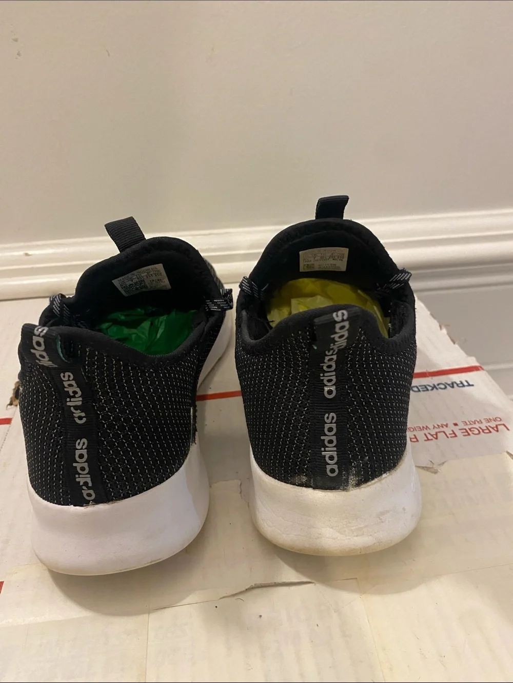 Adidas size 8.5 sneakers good condition